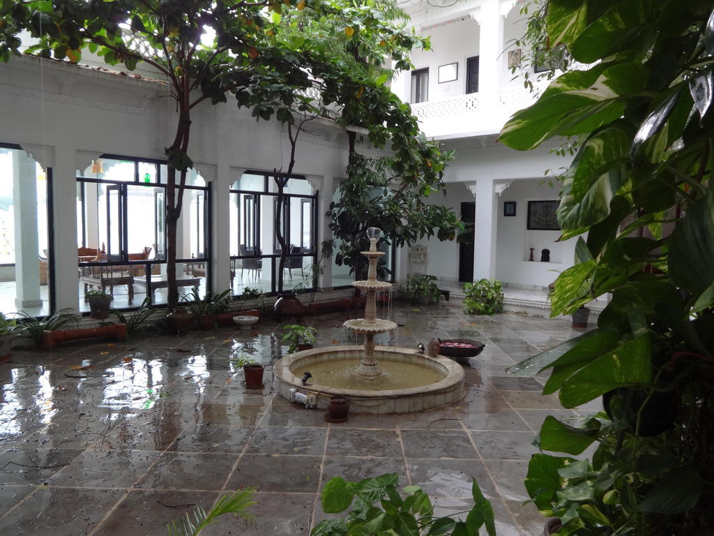 โรงแรมคาโรหิ เฮฟลี อุเดเปอร์ ภายนอก รูปภาพ