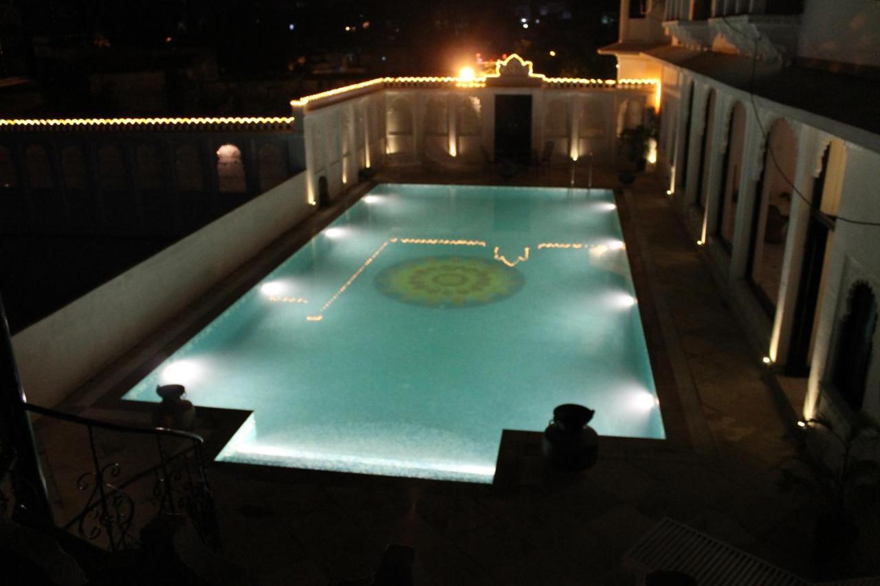 โรงแรมคาโรหิ เฮฟลี อุเดเปอร์ ภายนอก รูปภาพ