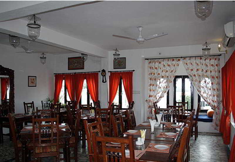 โรงแรมคาโรหิ เฮฟลี อุเดเปอร์ ภายนอก รูปภาพ